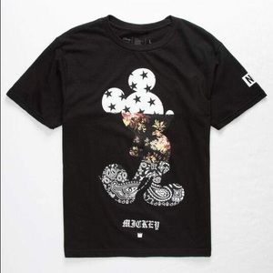 Neff boys tee size large L Mickey Mouse